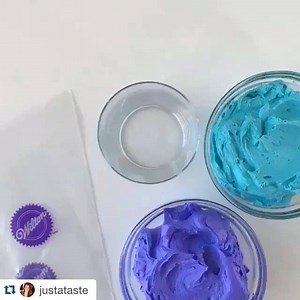 34K views · 476 reactions | Gotta try this simple dual-tone #frosting technique on my next #cupcakes! Tutorial by Just a Taste | Cake Pop Stand Co. | Facebook