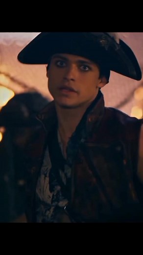 Thomas Doherty: Exploring Descendants 2 Harry Hook and Gossip Girl Connections