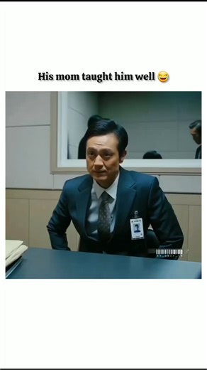 Nazmul Hasan on Instagram: "1997년 개봉한 영화 Titanic은 잭과 로즈의 운 명적인 사랑을 통해 비극 속에서도 오래 남는 감 정의 깊이를 보여주는 작품입니다. 화려한 연출 보다 인물의 감정에 더 집중한 제임스 카메론 감 독의 스타일은 지금 다시 봐도 묘하게 가슴을 울 리죠. 배가 침몰하는 장면이 아닌, 두 사람이 서 로를 바라보던 순간들이 더 강하게 기억에 남는 영화이기도 합니다. 이 감정을 완성해주는 곡이 바로 셀린 디온의 *” My Heart Will Go On”*입니다. 처음 들으 면 잔잔한데, 어느 순간 자연스럽게 가슴이 벅차 오르는 느낌을 줍니다. 특히 후반부의 고조되는 보컬은 영화 속 잭과 로즈의 마지막 장면과 겹쳐 지면서 괜히 마음이 서늘해지기도 하고요. 많은 분들이 “이 노래가 나오면 왜 그 장면이 자동으 로 떠오르는지 모르겠다”고 말하는데, 그만큼 영화와 음악이 자연스럽게 얽혀 있는 곡입니다. 1998년 아카데미 주제가상을 비롯해 여러 상