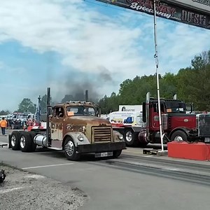 #thecrustyfatcab #detroitdiesel #twinturbo | Ol2Stroker