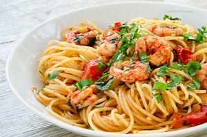 Low Calorie Spicy Shrimp Pasta - Lose Weight By Eating