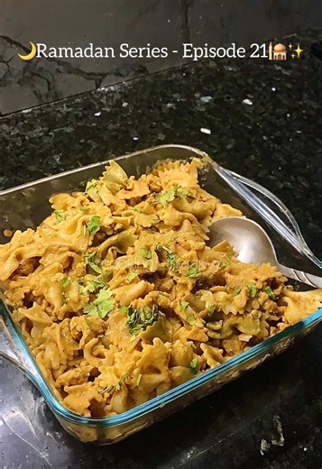 Roasted tomato pasta 🍝 • • • • • Ingredients: -Tomatoes (400g) -Cooking oil 1 tbs -Green chillies 4 Q-Garlic cloves 7-8 -Salt to taste -Black pepper crushed to taste -Cooking oil 1 tbs -Cream 1 Cup (room temperature) -Tomato paste 2 tbs -Chicken stock 1 & ½ Cup -Cooking oil 2 tbs -Chicken cut 350g -Garlic powder ½ tsp -Paprika powder 1 tsp -Salt ½ tsp or to taste -Black pepper powder ½ tsp -Lemon juice ½ tbs -Cooking oil 2 tbs -Onion chopped 1 medium -Black pepper crushed ½ tsp -Paprika powder 