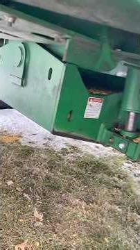 Hillco Combines Move Side To Side Using Hydraulic Cylinders #johndeere #case #agriculture #farming