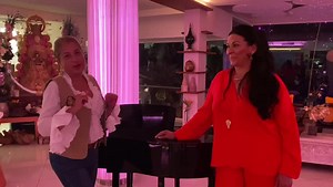 7K views · 313 reactions | Un placer encontrarme Con Cristina de Andrés. Directora de protocolo. Además con la camisa que le envié a Galicia...  | MODAS JOYMA | Facebook