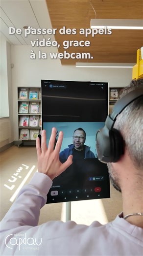Tablette tactile 32” : le numérique à portée de main #TabletteTactile #Médiathèque #CAPDAV