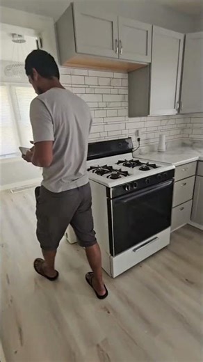 She Took The Money 😳 #foreclosures