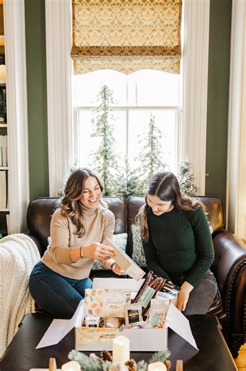 There’s nothing like seeing the people you love light up when they open your gift ❤️✨ The Maritime Box is all about creating these moments, a seasonal box filled with handpicked items from makers across the Maritimes, many of them brand-new faces you might not have discovered yet. 🤭🎁 It’s a little taste of home, a little love for local, and a whole lot of cozy holiday joy. 🎄 #themaritimebox #holidaybox #maritimeshopping #shoplocalmaritimes #eastcoastmakers #atlanticcanada #madeinmaritimes #su