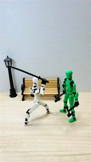 可動式ロボVS可動式ロボ⚔️百均の本気 Cheap Toy…EPIC Robot Fight!? 🤖⚔️