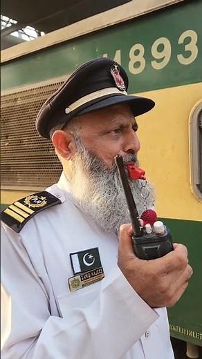 Mathod to start a passenger train from stoppage station#shortfeed#travel#tranding#train...