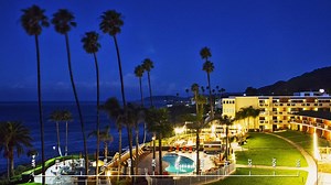 Our Prism camera takes a picture of our property every few minutes each day! Here's a look back at 2016 with one photo per day starting at sunrise and ending at sunset. | Seacrest Oceanfront Hotel Pismo Beach