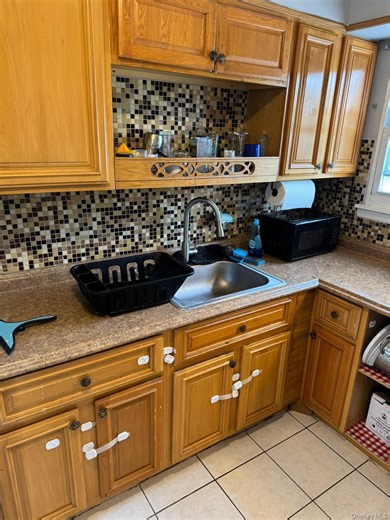 37 Broadway, West Babylon, NY 11704 - MLS 923515 - Coldwell Banker