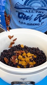 Tasty Fall Treat Is Simply Irresistible I make a tasty turtle apple treat that's fun to bring to parties | Rachel’s Kitchen