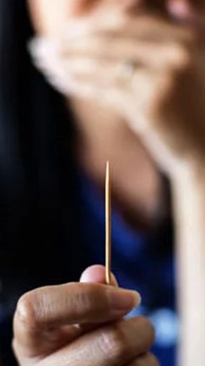 Stop! Toothpicks are not meant for your teeth. As a dentist, I urge you to avoid using them as they can cause damage to your gums and tooth enamel. Choose safer alternatives for your oral hygiene routine. #SayNoToToothpicks #OralHygieneMatters #DentistAdvice #dentistry #dentalclinic #orthosquare #teeth #implante #dentalhygiene | Orthosquare