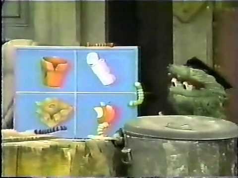 Classic Sesame Street - Oscar's School for Worms