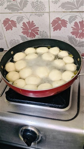 HOW TO MAKE RASGULLA 😍|Soft Sponge Rasgulla Recipe| Easy Indian Sweet| #shorts #viral #rasgulla