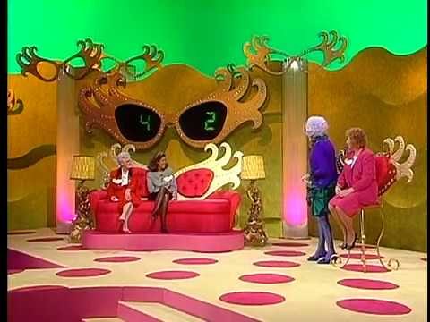 Dame Edna's Neighbourhood Watch S01E02 - Pat's Home