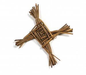 Make a St Brigid's Cross | Country Life | National Museum of Ireland