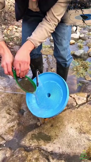 Part 1 Olaf just wandering off at Disneyland Parisat the New World of Frozen coming nextMarch! Beyond cute #disnevland #WorldOfFrozen #frozen #disneyadventureworld #disnevlandparis
