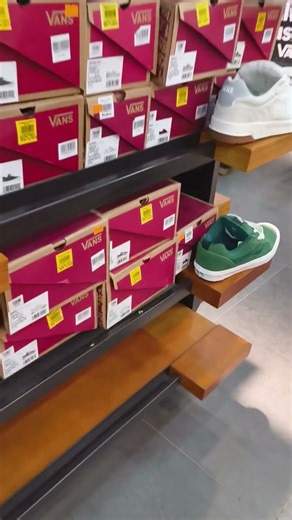 Vans Sale! Acienda Outlet store silang