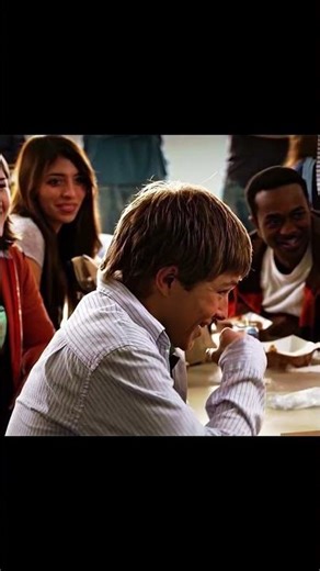 Le gars a défendu un ami 😳 👊 #shorts