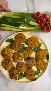 BAKED CHICKEN ARUK! ARUK is an Iraqi herbs-and-potatoes patty. The secret to a good Aruk, according to my mom, is to use lots of fresh herbs and green onions. This time I added ground chicken and I baked it instead of frying it - the Aruk came out SO GOOD! WOW😍 Follow @ruhamasfood for more. RECIPE BELOW 👇 . קציצות ערוק עוף אפויות! מתכון בתגובות. . Recipe: Makes 24 patties. Ingredients- 6 small golden potatoes, peeled and cut to quarters 1 teaspoon of salt 1.3 pounds of ground chicken Handful o