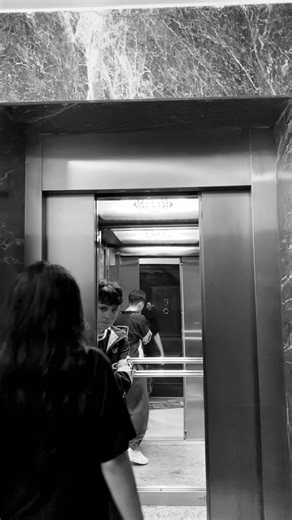 @Ela ❤️‍🔥#elevator #kiss #wlw | elevator video