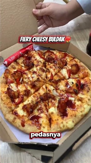 NEW MENU PIZZA HUT X SAMYANG BULDAK SUPER SPICY AND DELICIOUS❤️‍🔥🌶️😘🤤 #pizza #pizzahutdelivery