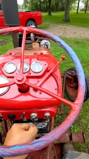 International 300 utility. #tractor #farm #oldschool