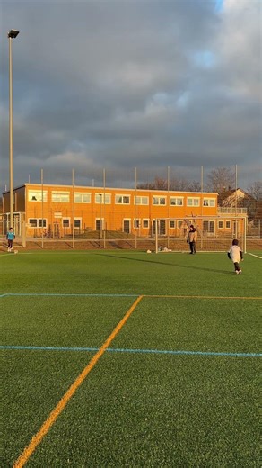 Ein-Kontakt-Flanke – Torabschluss-Training #fußball