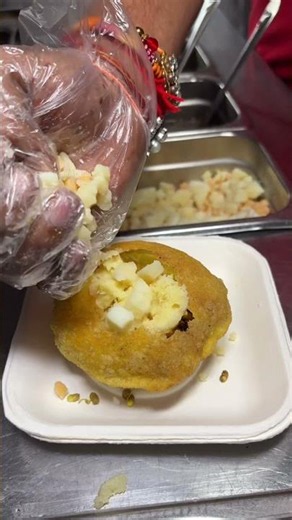 Loaded Raj Kachori in Delhi 😍| Rajkachori Chaat, Singlas