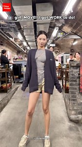 Chongqing’s famous Fangkongdong Hotpot (air-raid shelter hotpot) 🔥🍲 combines spicy flavors with a one-of-a-kind setting — a real underground bunker 🧱 built decades ago. Today, it’s a must-visit spot where you can enjoy traditional hotpot surrounded by exposed concrete walls and cool, cave-like air ❄️An influencer got a little too caught up dancing, accidentally blocking a robot waiter 🤖 trying to navigate the narrow tunnels with hotpot deliveries😭 . #China #Chongqing #ChinaTravel #HotpotAdv