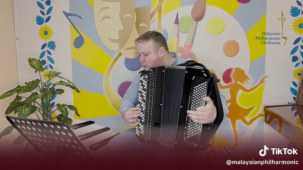 Alexander Hrustevich: The Accordion Maestro