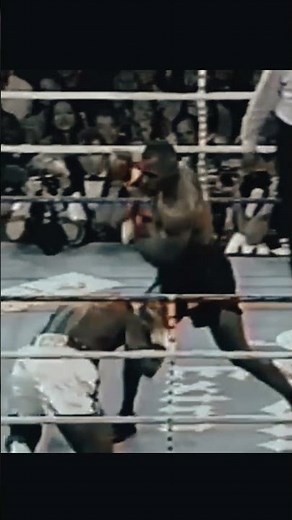 Mike Tyson vs Bruce Seldon fighting #heavyweightboxer #fighting_scene #viral #boxing #shortvideo