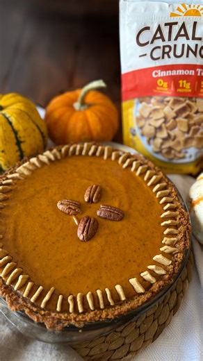 Pumpkin pie, upgraded. Spiced, smooth, and stacked with crunch. Grandma’s recipe didn’t see this coming. 🥧✨ | Catalina Crunch