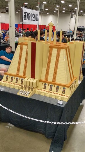 Massive LEGO Star Wars Jedi Temple by David Hall and Lee Roberts | Beyond the Brick
