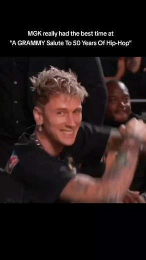MGK thanking nelly & introducing 2 chainz: @mgkmagic MGK should host an award show. in case you don't know, MGK is actually a professional stand-up comedian, so he would be a great host. #machinegunkelly #mgk #colsonbaker #GRAMMYSaluteHipHop50 📝: machine gun kelly really had the best time at