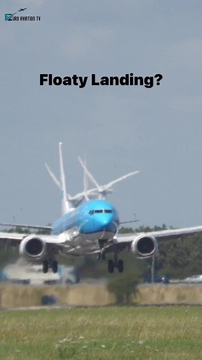 FLOATY LANDING? KLM Boeing 737 🛬 At Amsterdam Schiphol Airport @klm #aviation #aviationvideo #aviationdaily #aviation4u #aviationlovers #aviationgeek #aviationlife #dailyaviation #klm #netherlands #boeing #boeing737 #amsterdam #schiphol #planespotting #viral #instagramaviation #aviationgoals #fly 📹 ©: Euro Aviation TV | Euro Aviation TV
