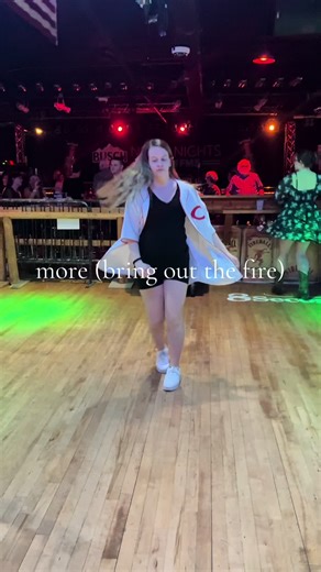 line dancing is a little more challenging at 33 weeks 😅🥴 #linedancing #33weekspregnant #linedancersoftiktok #morelinedance #8secondssaloon