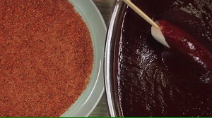 Revelamos nuestro secreto para hacer el MEJOR CHAMOY casero, ¡Esta DELICIOSO! ¡Ve aquí la RECETA completa! > http://goo.gl/q4dzdc | kiwilimón