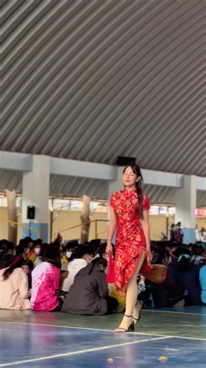 Traditional Chinese Fashion Show at Chaiyaphum School