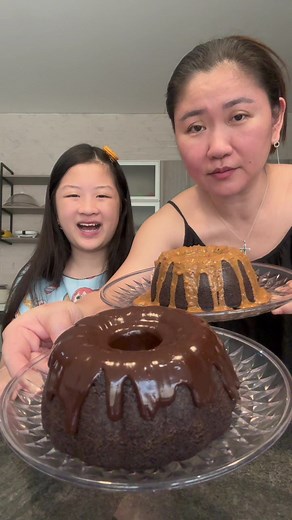 Resep Bolu Ketan Hitam dengan Topping Lotus
