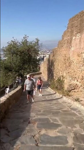 Virtual Walking 4K – Downhill from Málaga Castle | Scenic Treadmill Walk POV