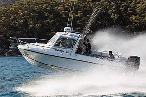 25K views · 75 shares | BATTLE OF THE BIG VEE: At last – it’s Dan McLeod’s giant-killing Bass Strait Offshore 24 – the only wheel-house configuration at the Rumble of Refuge Cove. She runs lightweight twin 200HP Suzukis, twin Simrad screens and Dan's brother, Shane, has an (almost) identical twin rig... | The Captain | Facebook