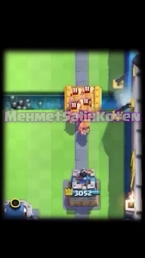Master Wizard Casting Fireball in Clash Royale