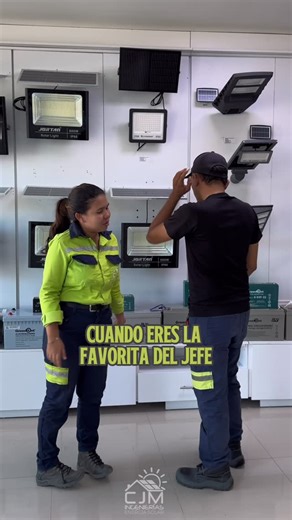 Panel Solar | Electricidad on Instagram: "Jajaj solo es humor 🫢 ¡Recuerda que en CJM Ingenierías estamos ubicados en el barrio El Socorro, sobre la calle principal, diagonal al asilo! Ven y encuentra soluciones en energía solar, luminarias, cámaras de seguridad y más. ¡Te esperamos! 🌞✨ Contáctanos ☎️(5) 2786256 📲3138313218 https://wa.me/3138313218 #Humor"