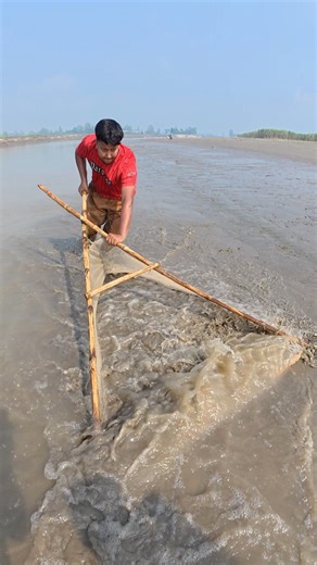 Real Village Life: Man Catching Fish with Push Ne | RMB Fishing
