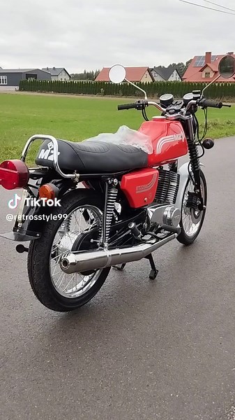 MZ Etz 250 znajomego gotowa 🔥😄#Mz #Etz #mzetz #mz250 #IFA #De #PL #lata90 #legendyprl #PRL #retro #fanidwóchkółek #motorcycle