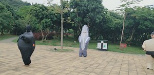 Watch Inflatable Grey Shark Costume on Amazon Live