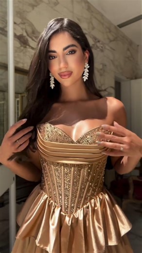 Glowing in Gold: Corset Queen Vibes ✨👑