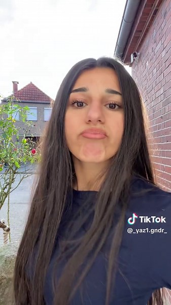 Bitte hört auf zu rauchen, jedes Mal wenn ich vorbeigehe, kriege ich keine Luft mehr (und für eure eigen Sicherheit auch natürlich ☺️) #rauchverbot #lipsync #fy #fyp